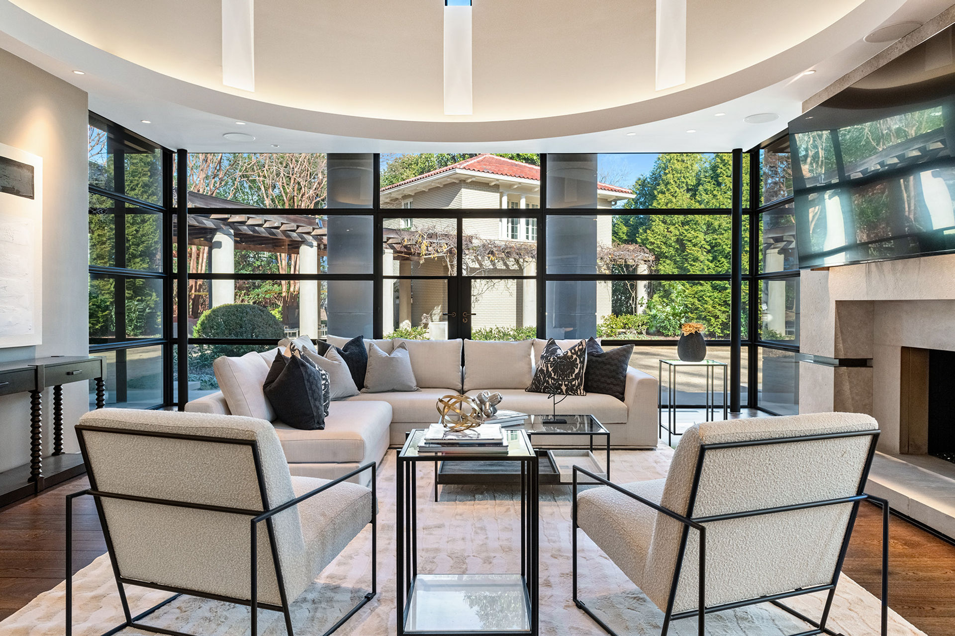 Professional home staging in Buckhead by Design2Sell — Chastain Park Colonial